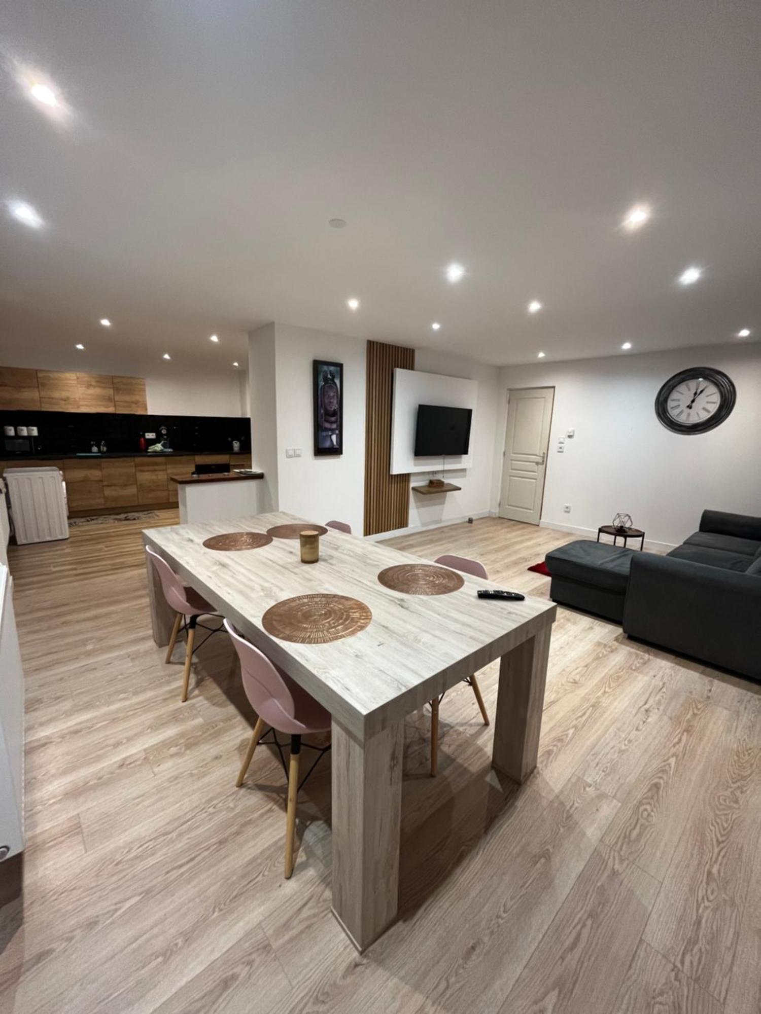 Grande Chambre Dans Loft A Deux Pas De La Plage Dunkirk Екстериор снимка